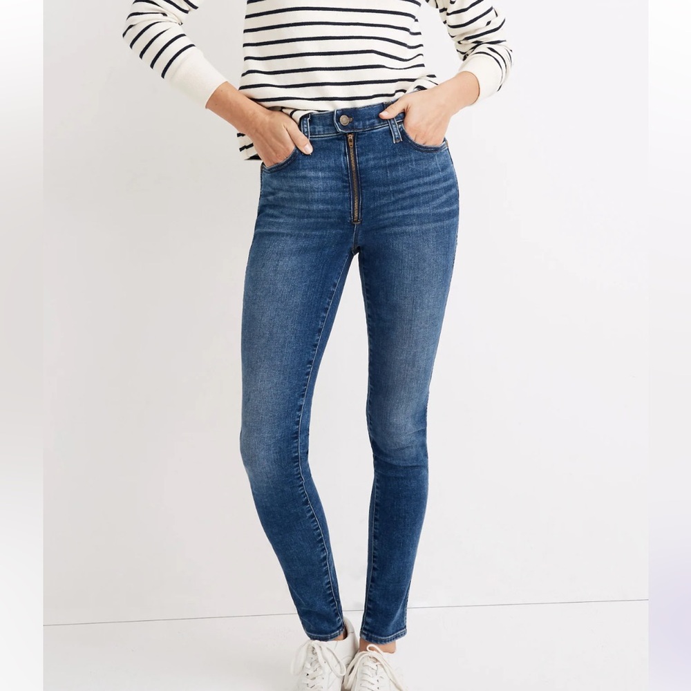 Madewell 10" high-rise roadtripper jeans in ridgefield wash: zip-front edition